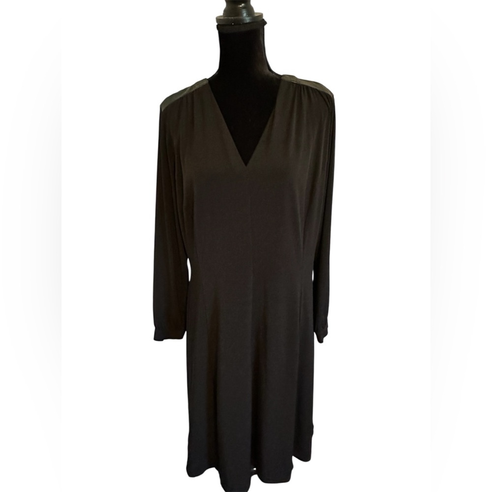 Michael Kors Elegant Black V-Neck Dress